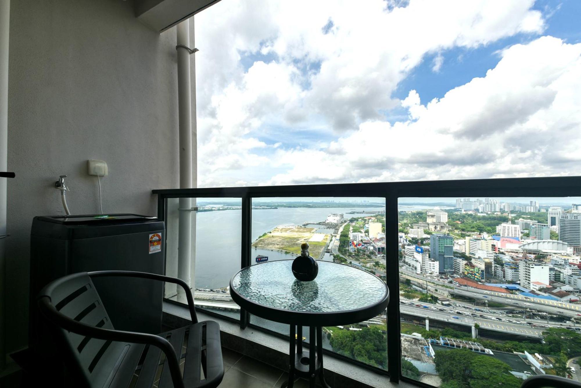 R&f Princess Cove Seine Region By Fuju With Seaview At Jb Centre#adjacent To Singapore#5 Mins Walk To Clq#self Check-in#free Parking Apartemen Johor Bahru