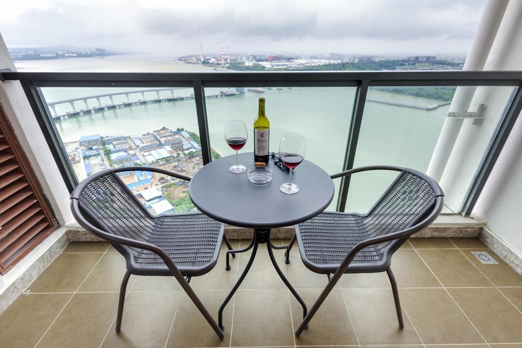 R&f Princess Cove Seine Region By Fuju With Seaview At Jb Centre#adjacent To Singapore#5 Mins Walk To Clq#self Check-in#free Parking Apartment *