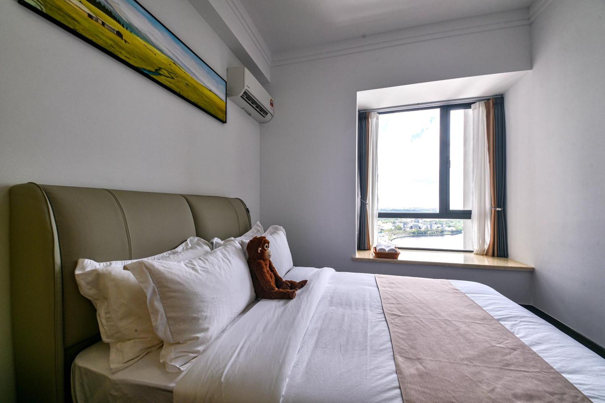 R&f Princess Cove Seine Region By Fuju With Seaview At Jb Centre#adjacent To Singapore#5 Mins Walk To Clq#self Check-in#free Parking * Johor Bahru