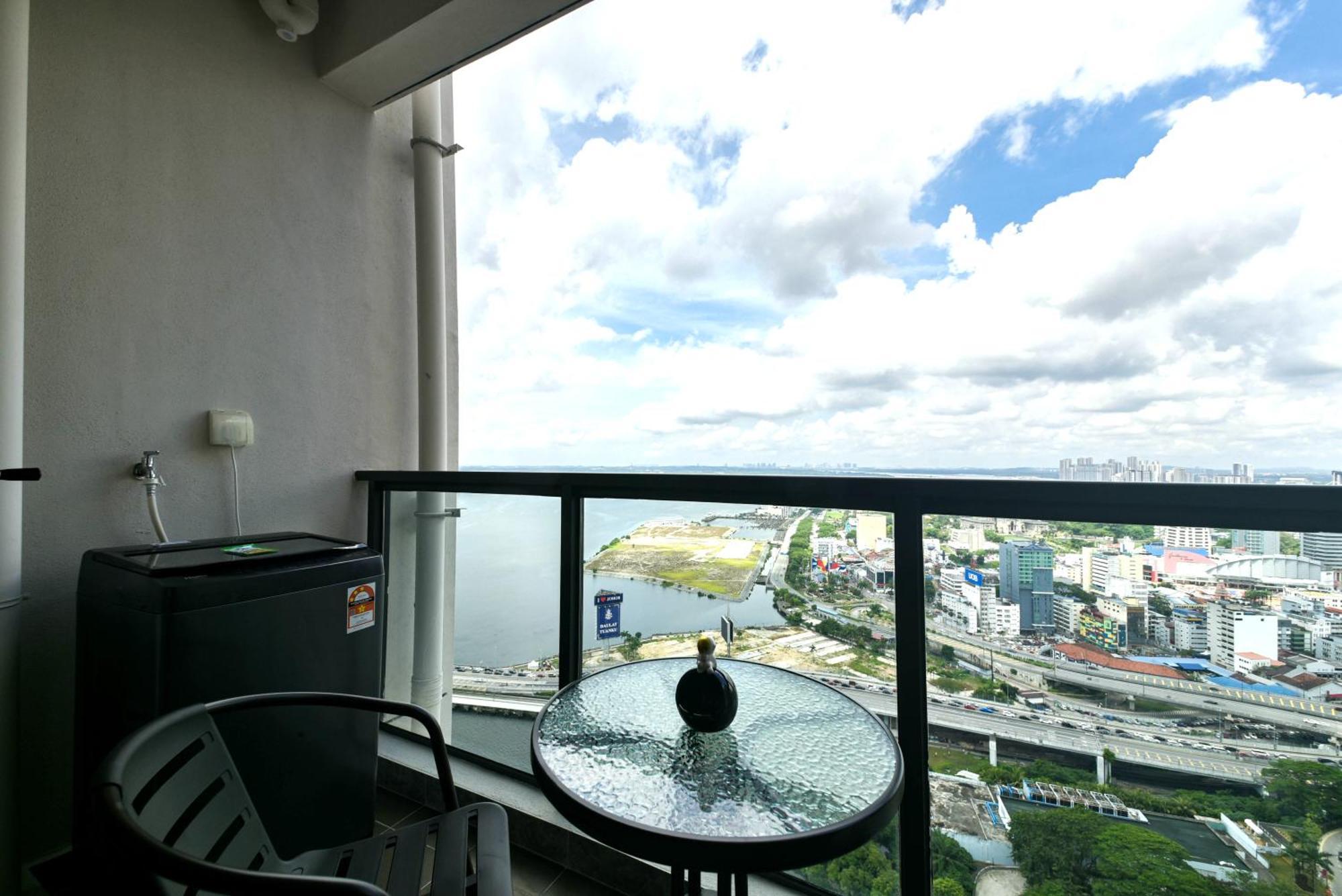 Apartment R&f Princess Cove Seine Region By Fuju With Seaview At Jb Centre#adjacent To Singapore#5 Mins Walk To Clq#self Check-in#free Parking