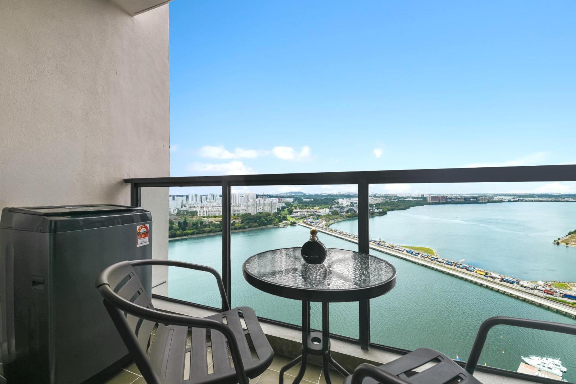 R&f Princess Cove Seine Region By Fuju With Seaview At Jb Centre#adjacent To Singapore#5 Mins Walk To Clq#self Check-in#free Parking