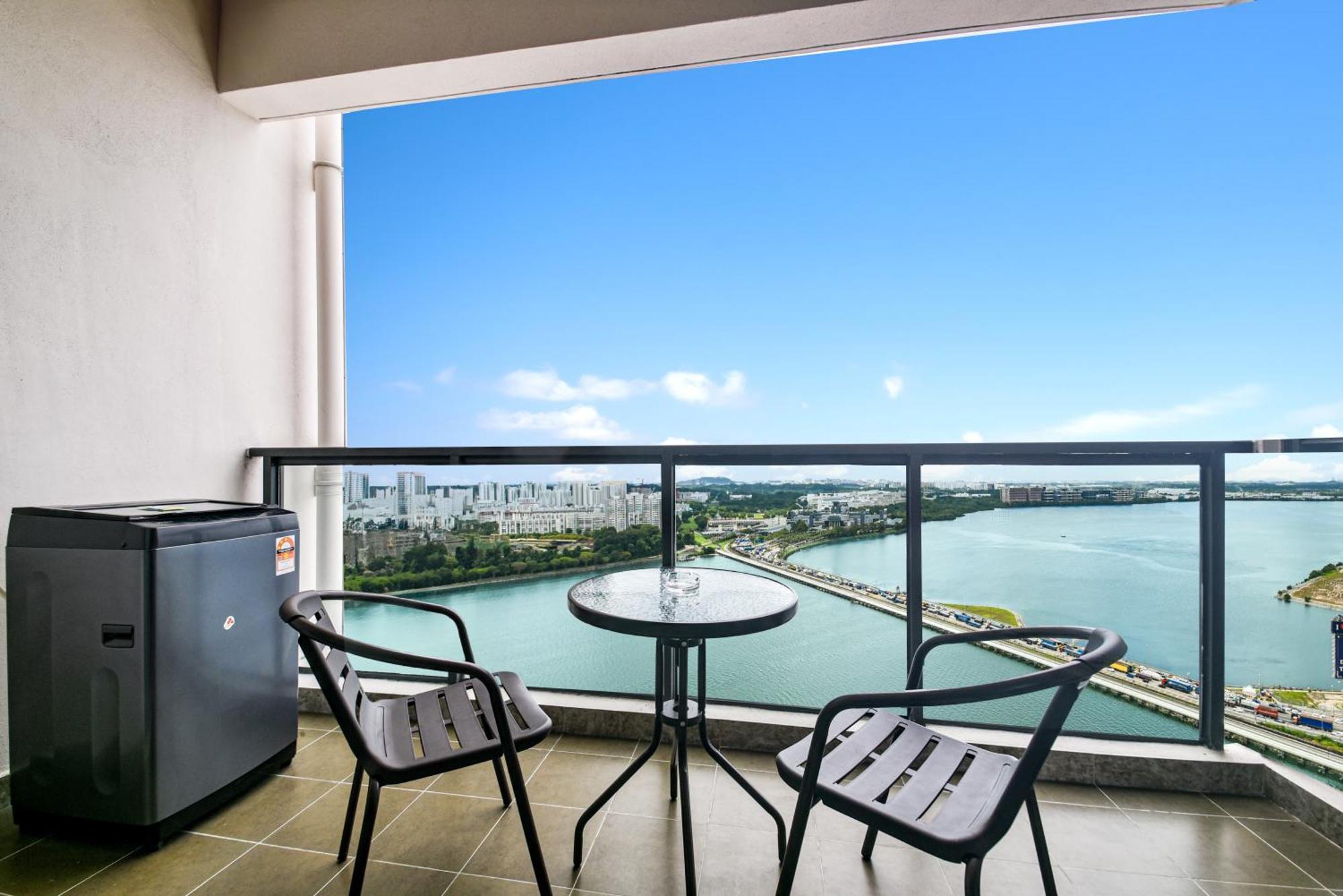 Apartment R&f Princess Cove Seine Region By Fuju With Seaview At Jb Centre#adjacent To Singapore#5 Mins Walk To Clq#self Check-in#free Parking